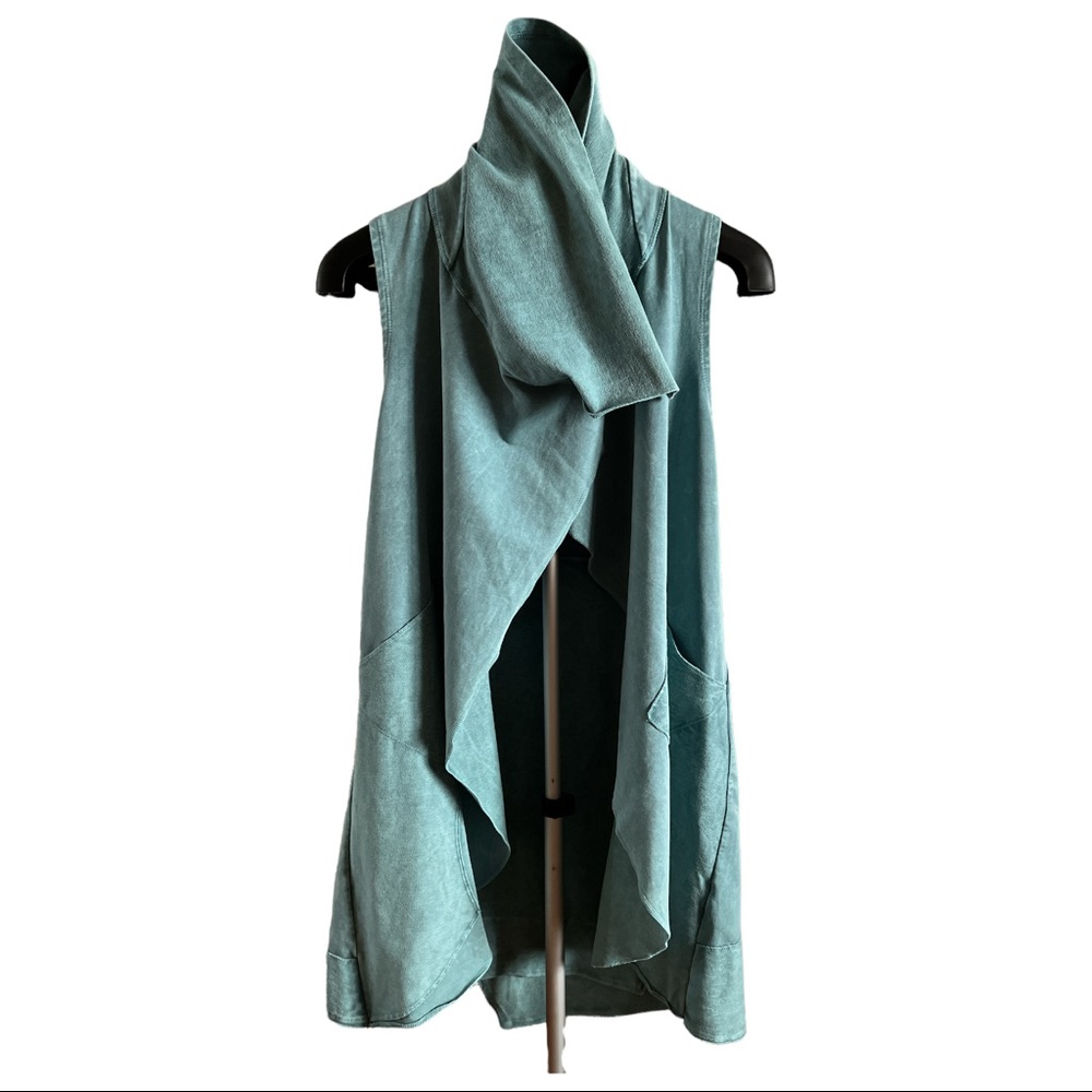 Testimony Los Angeles Sleeveless Vintage Wash Long Vest